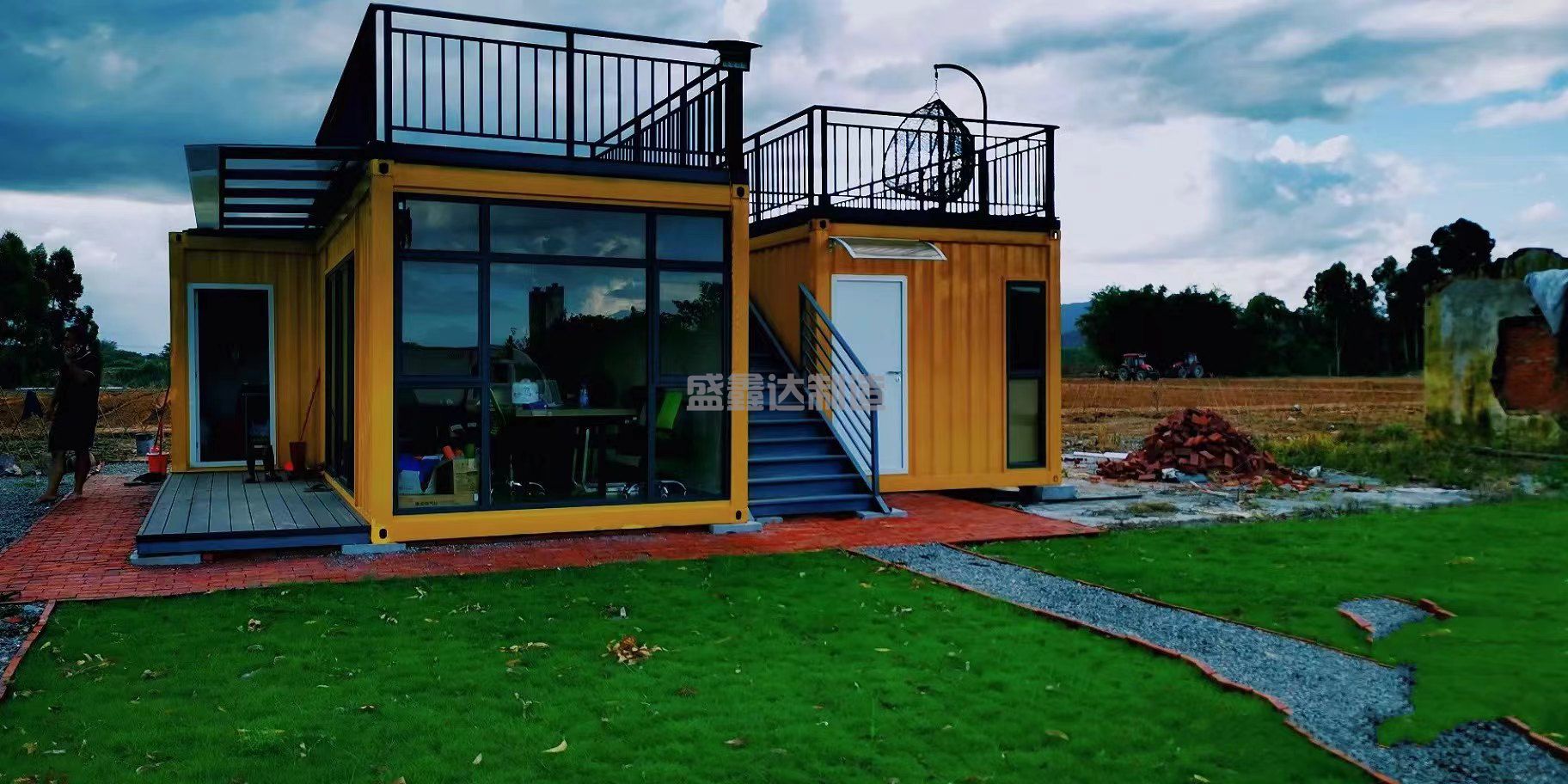 在西安優(yōu)質(zhì)集裝箱活動(dòng)房定做廠家應(yīng)該具備哪些優(yōu)點(diǎn)